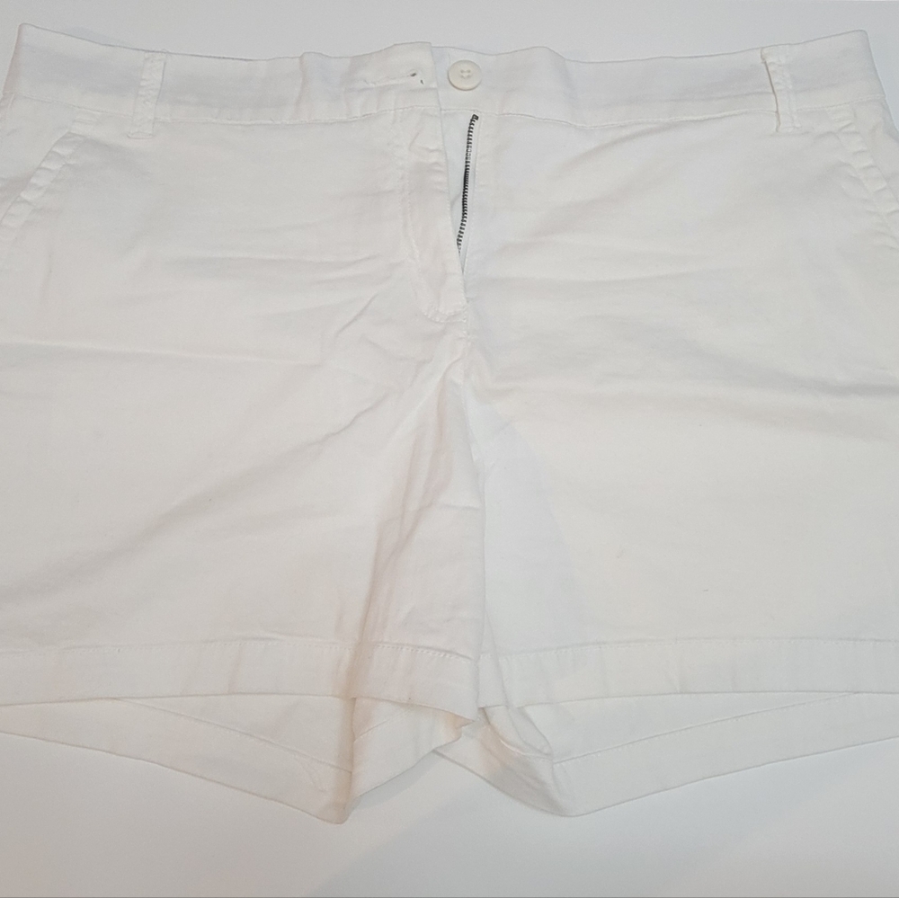 Crown & Ivy Women's Classic White Shorts